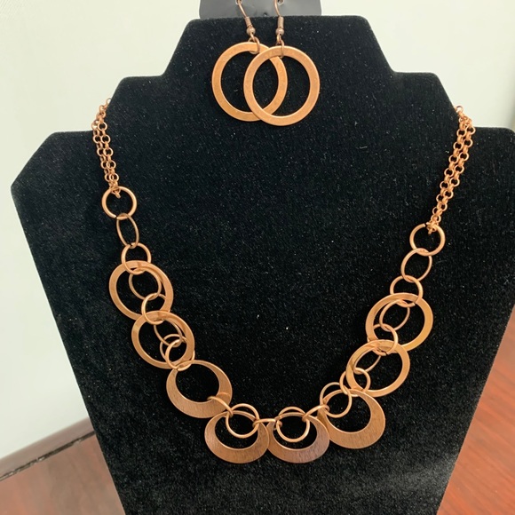 Welcome to Tiffany Jewelry Box by Paparazzi - Picture 1 of 9